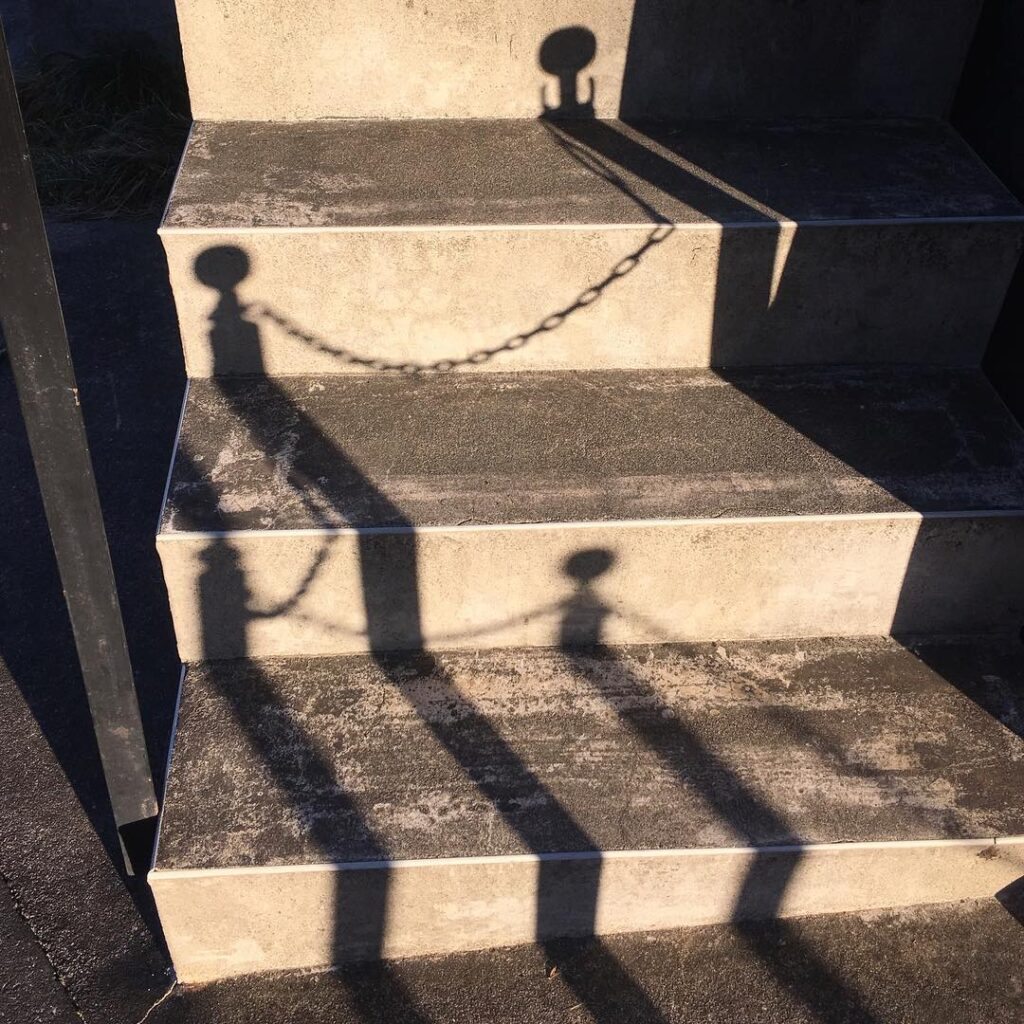 『バトル・ロワイアル』 深作欣二のイメージ、階段と陽の光