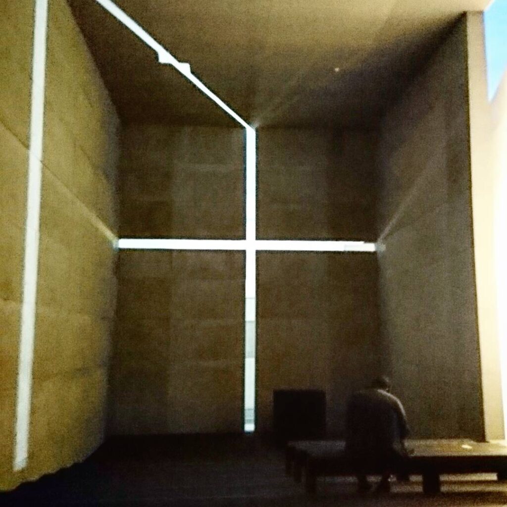 『神の道化師、フランチェスコ』 ロベルト・ロッセリーニのイメージ、光の教会